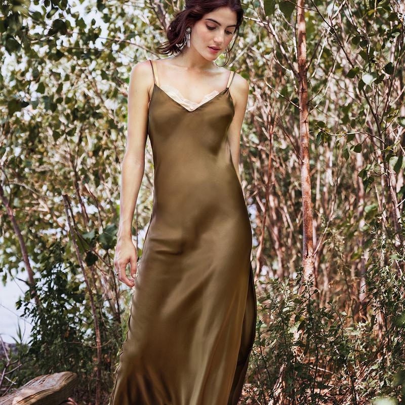 Robe Pin-Up longue en satin – Image 7